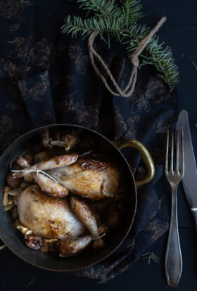 Quails with chestnut and wood hedgehog mushrooms