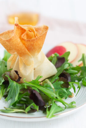 Aumônières au fromage de chèvre frais & pommes Pink Lady