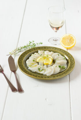 Carpaccio de noix de saint-jacques au thym citronné