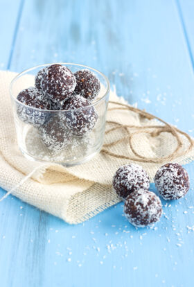 Kókuszgolyó ou boules hongroises à la noix de coco