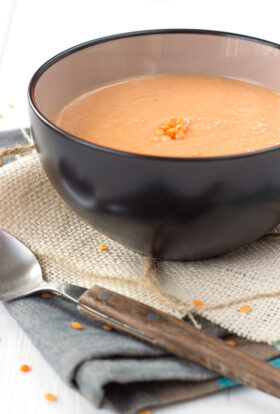Soupe de lentilles corail au lait de coco