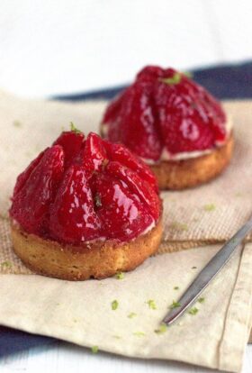 Tartelettes aux fraises, crème pâtissière au citron vert