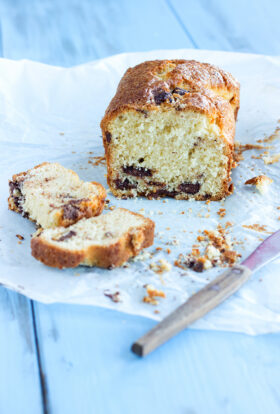 Yogurt cake with chocolate chips