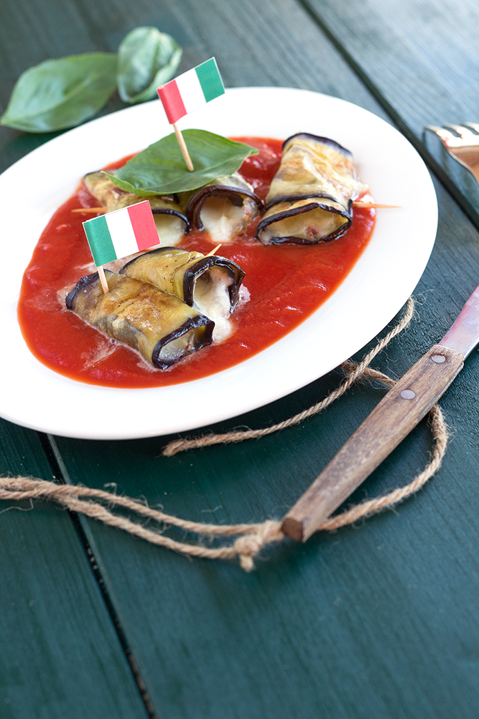 Involtinis d'aubergines, mozzarella et copeaux de jambon ibérique