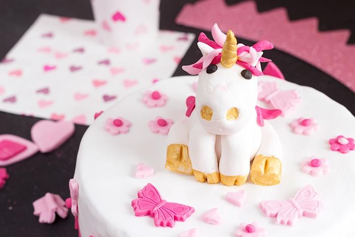 Unicorn birthday cake - cake design