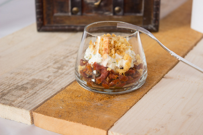 Verrine: Goat cheese and dried tomatoes crumble